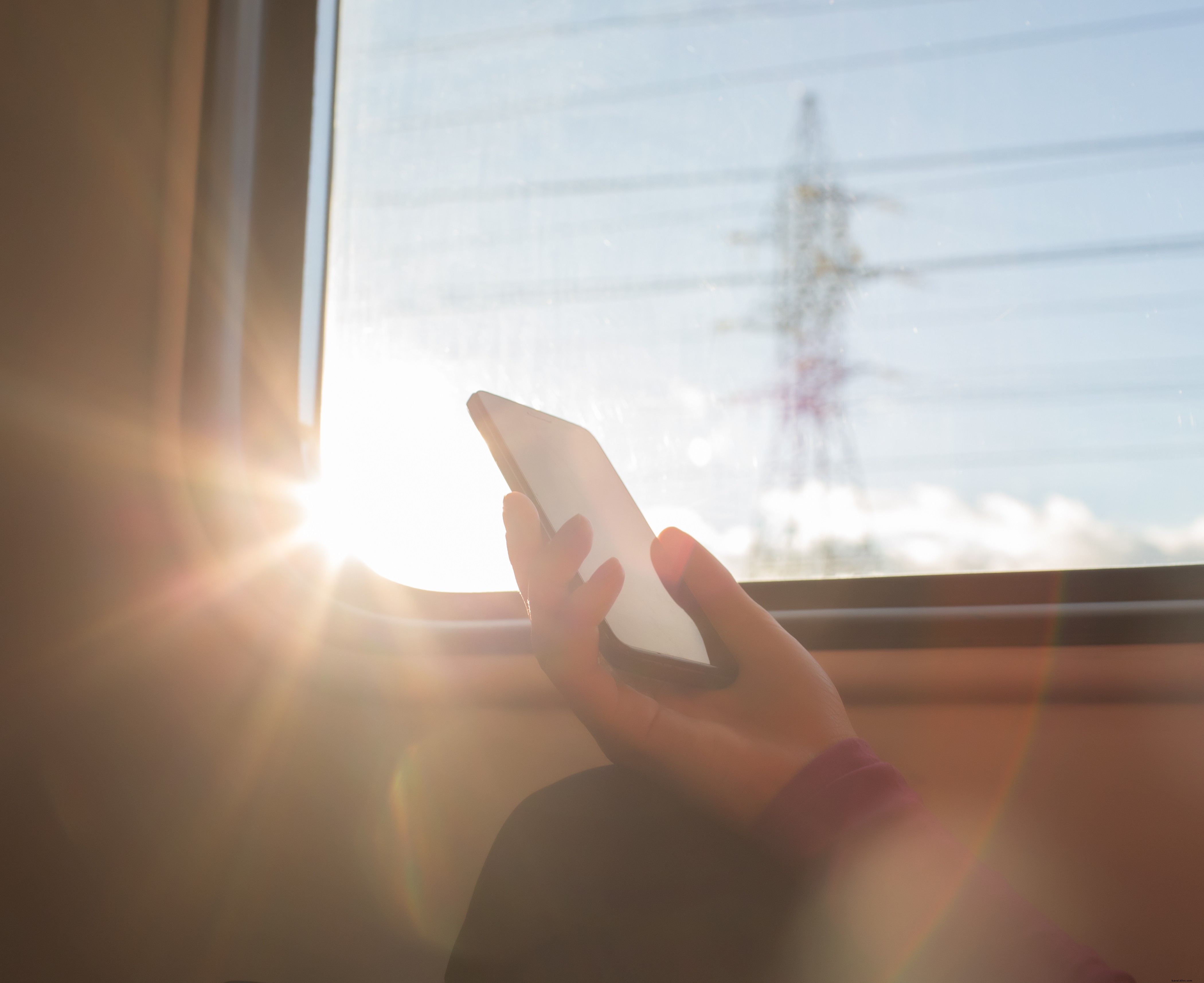 30 Essential Smartphone Hacks for Smarter Travel Adventures